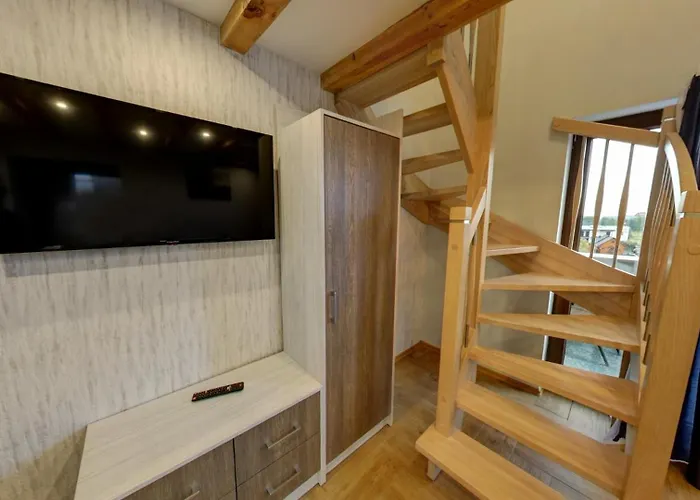 ホームステイ Avena ニエホジェ